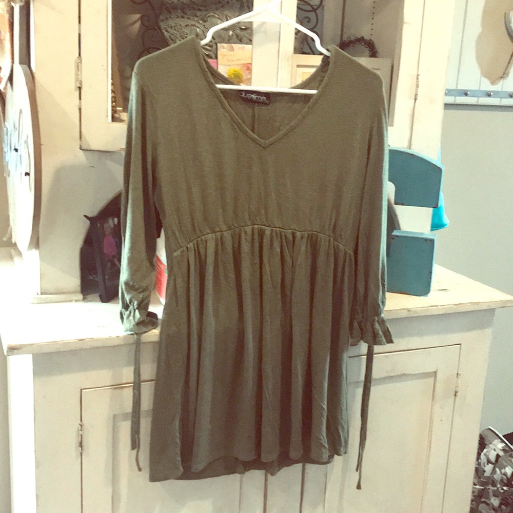 Fashionable blouse!